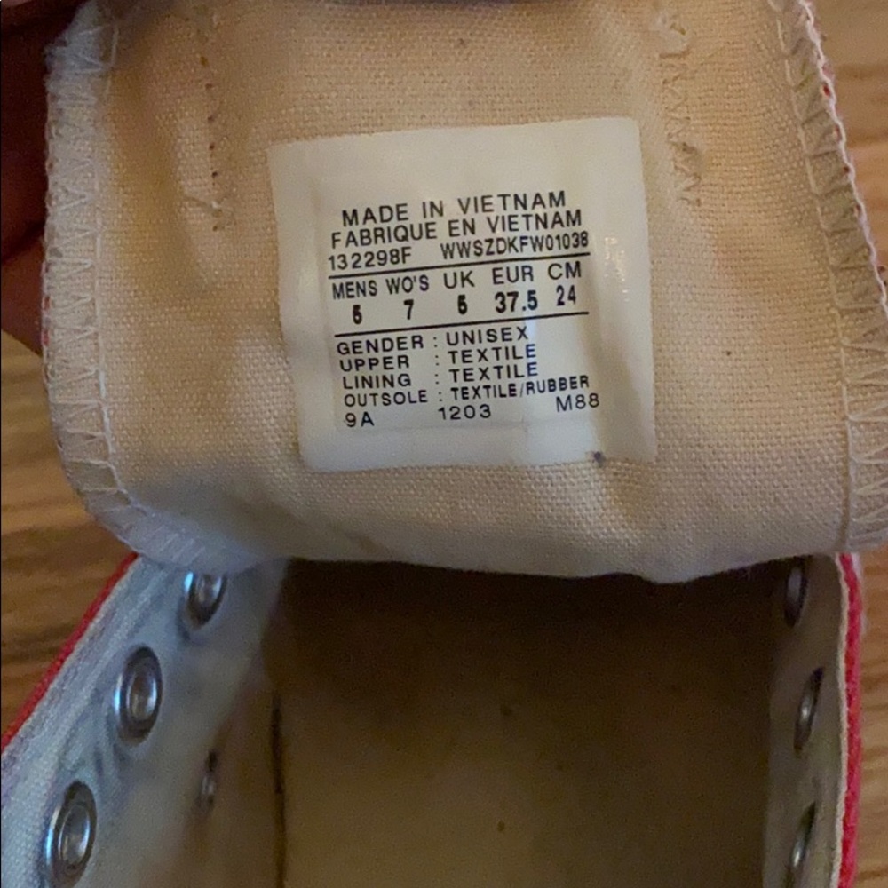 Pink Converse - Picture 3 of 3